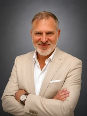 Steven Munro